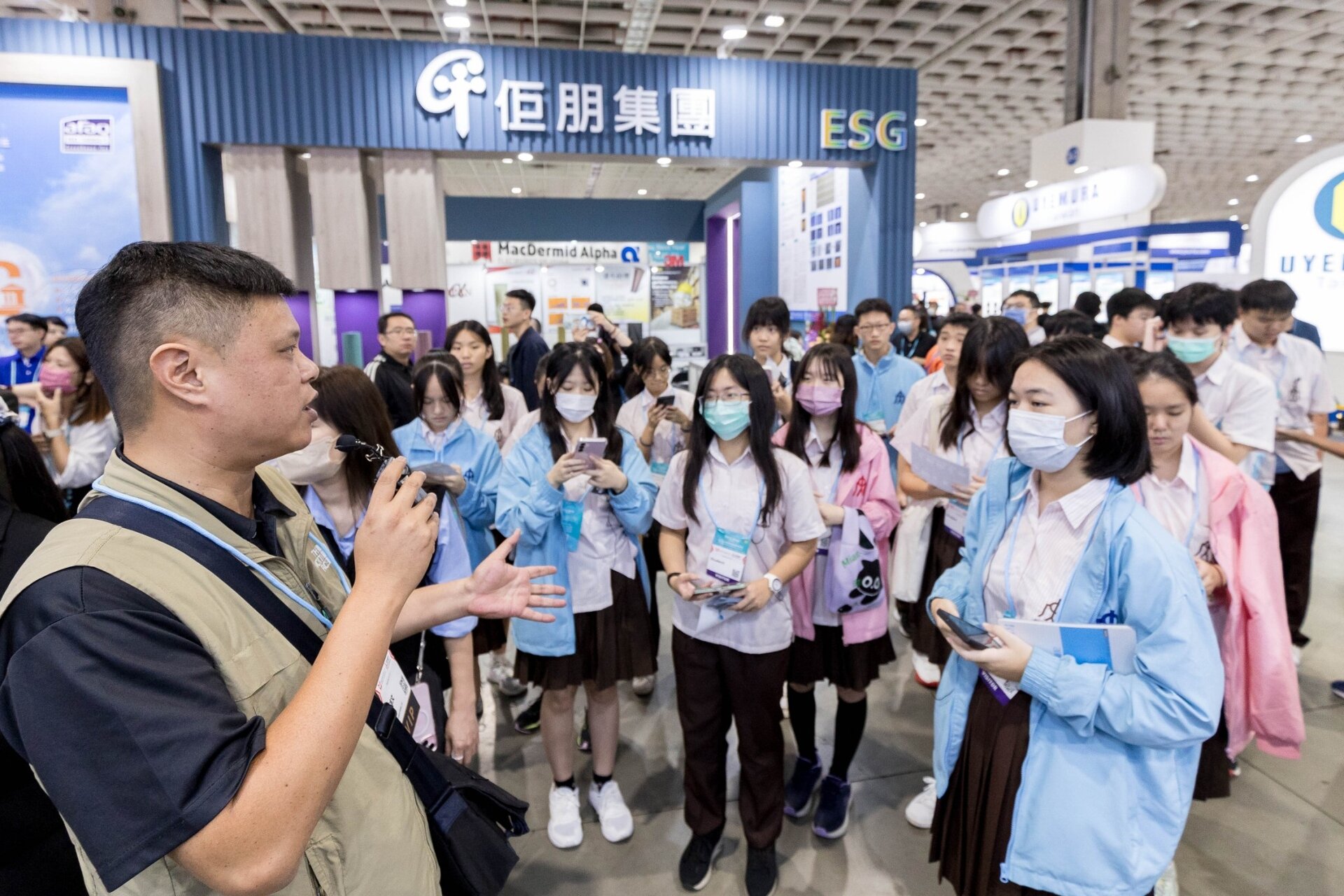 台北市內湖高中同學參訪TPCA SHOW